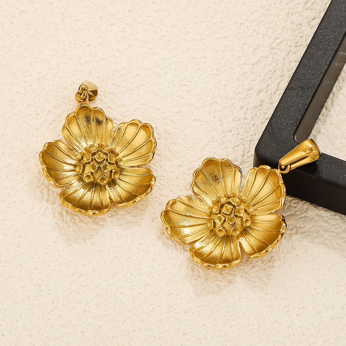 Lot de 2 pendentifs à breloque - Embellishment Crafts avis et prix